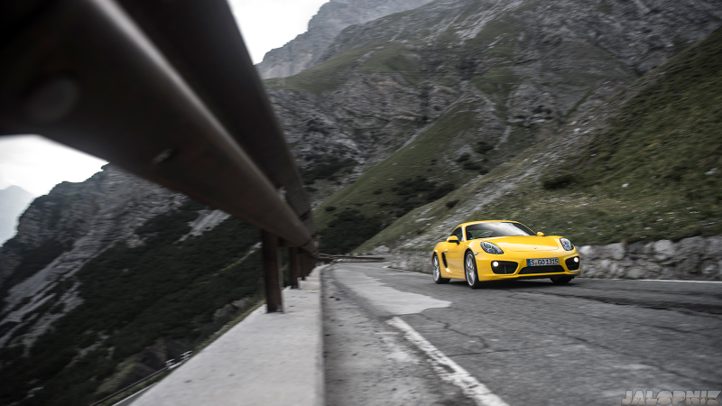 Illustration for article titled The Most Gorgeous Photos Of A Porsche Cayman You Will Ever See